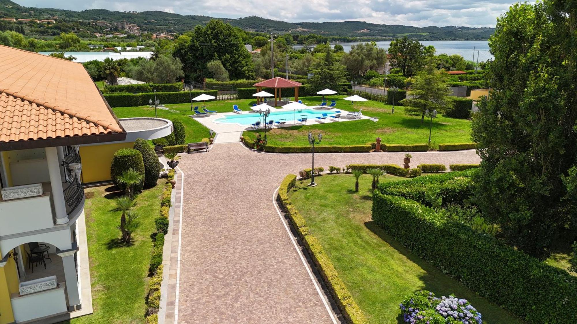 Hotel Lido - Beach And Palace Bolsena Exterior photo