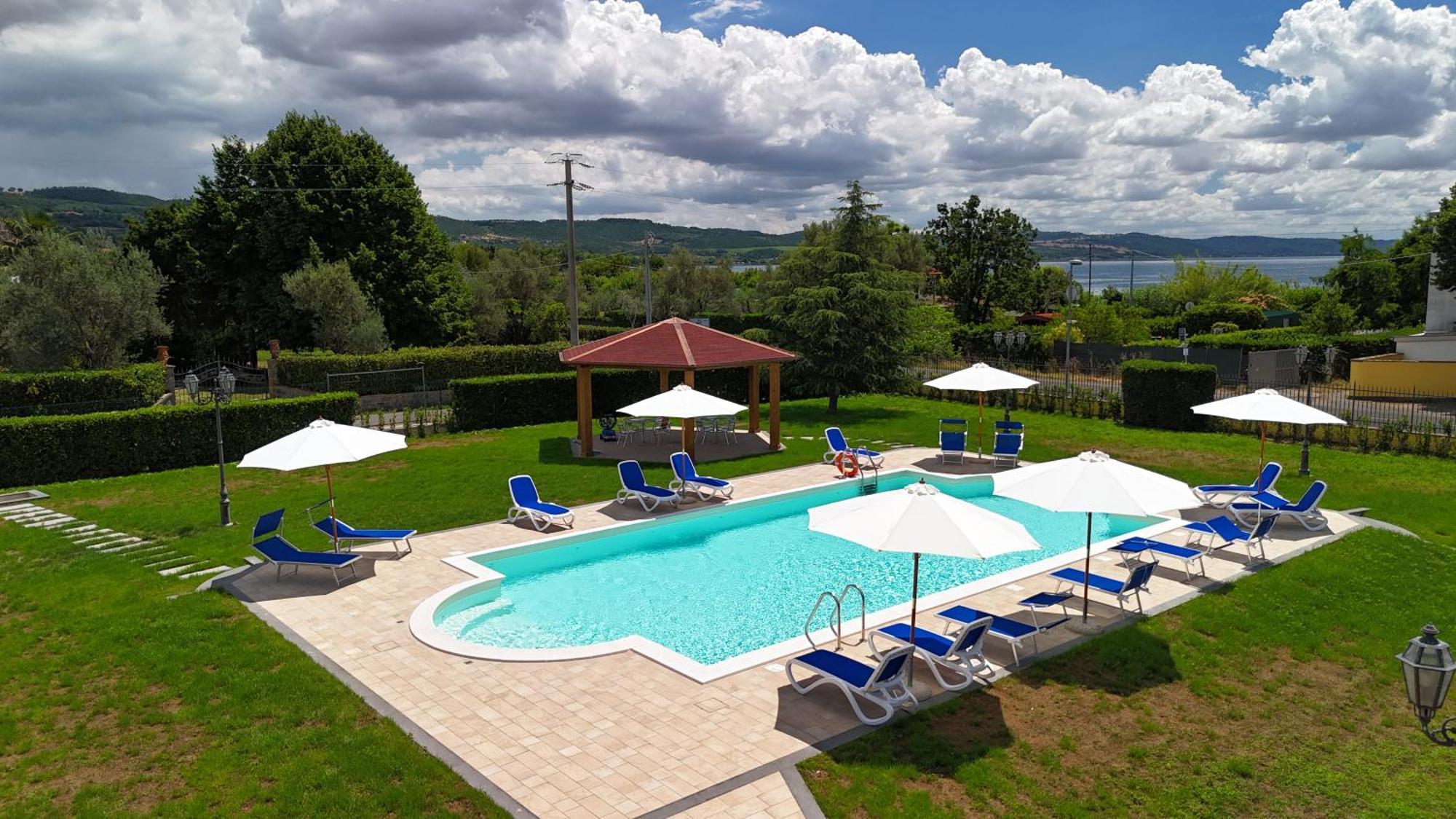 Hotel Lido - Beach And Palace Bolsena Exterior photo