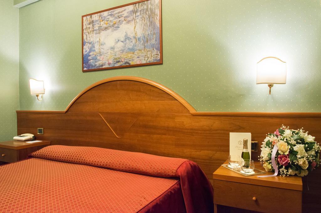 Hotel Lido - Beach And Palace Bolsena Exterior photo